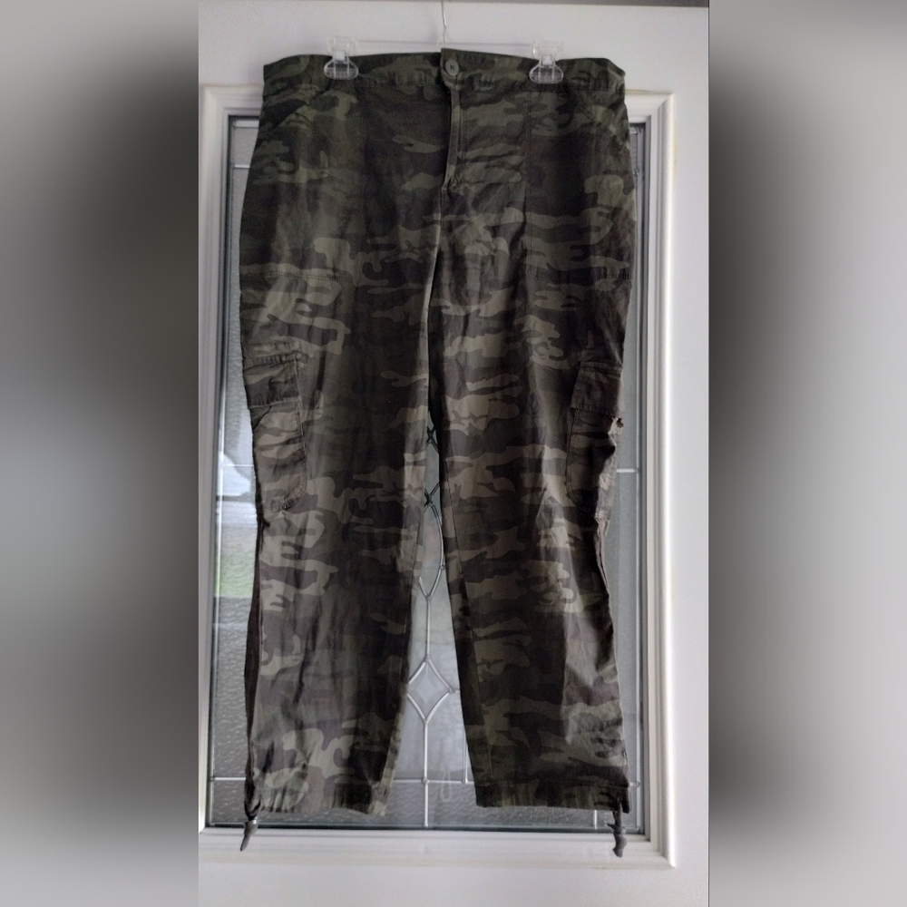 Women's Camouflage Cargo Pants